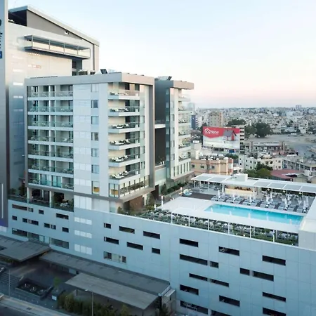 Radisson Blu Hotel, לרנקה