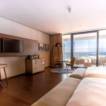 מלון Radisson Blu Hotel, 5*