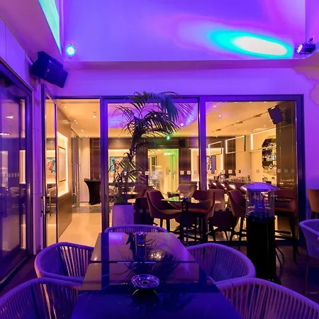 מלון Radisson Blu Hotel, 5*