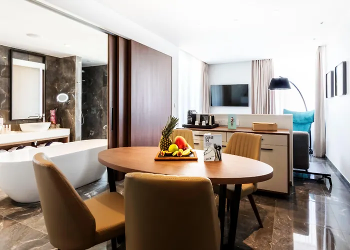 Radisson Blu Hotel, Hotell 5*