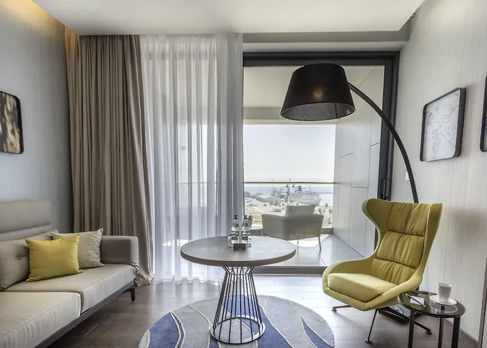 Radisson Blu Hotel, Hotell Larnaca