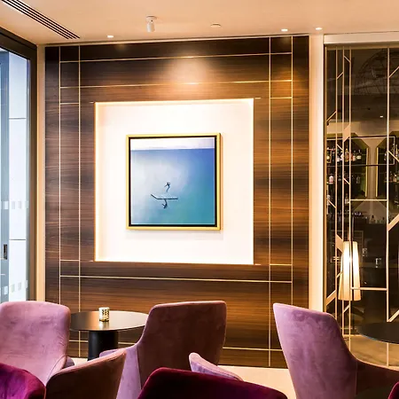 Radisson Blu Hotel, Hotel