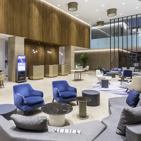 Radisson Blu Hotel, 拉纳卡