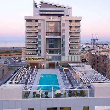 Radisson Blu Hotel, Ξενοδοχείο