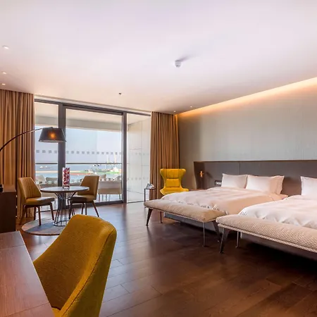 Radisson Blu Hotel, Ξενοδοχείο