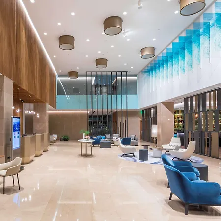Radisson Blu Hotel, 5* Larnaca