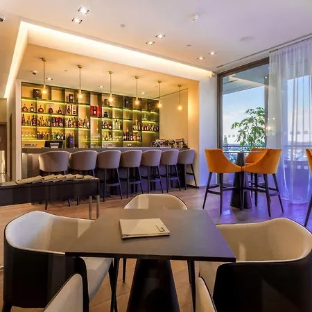 호텔 Radisson Blu Hotel, 라르나카