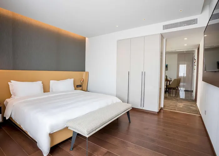 Radisson Blu Hotel, Hotel