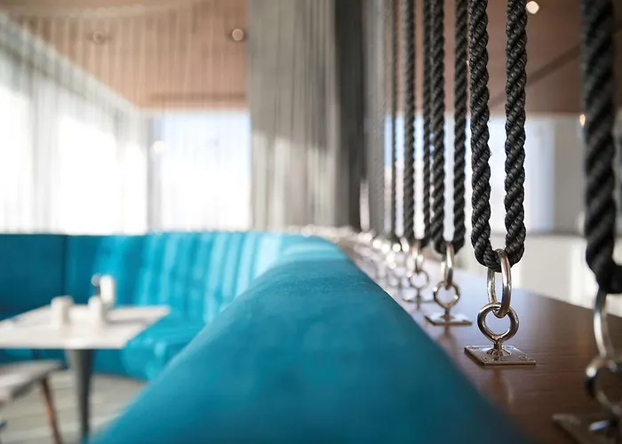 Radisson Blu Hotel, 5* Larnaca