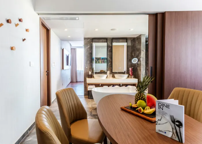 Radisson Blu Hotel, Hotell