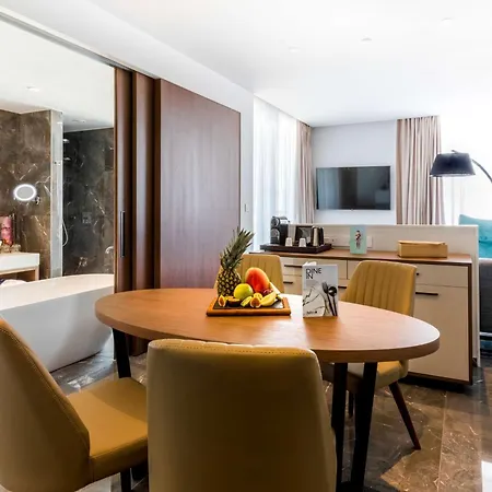 Radisson Blu Hotel, Hotel Larnaca